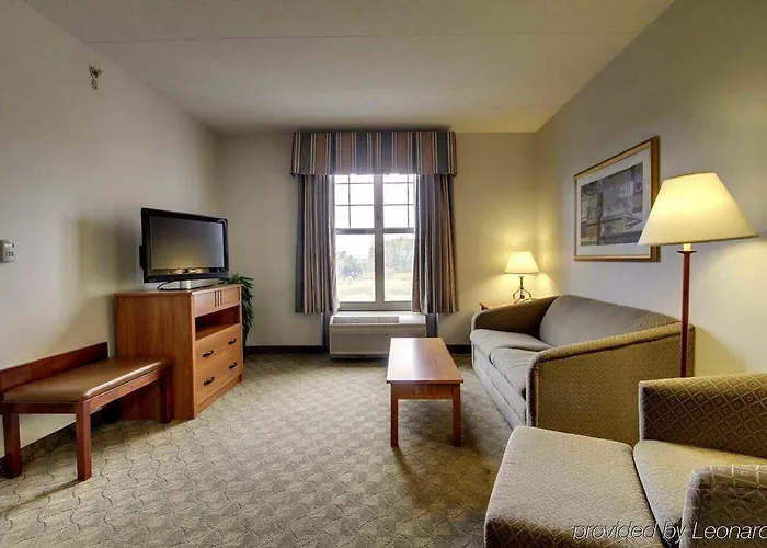 Hampton & Chicago/aurora 3*