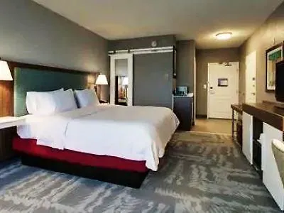 Hampton & Chicago/aurora 3* Aurora