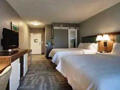 Hampton & Chicago/aurora 3*